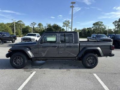 2026 Jeep Gladiator — detail view