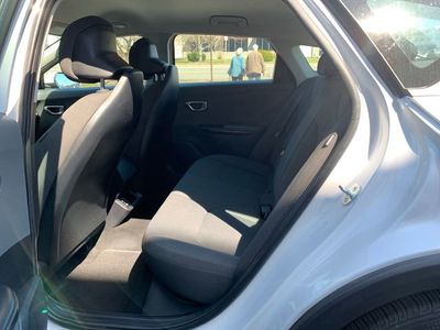 2025 Kia K4 LXS - Photo 27