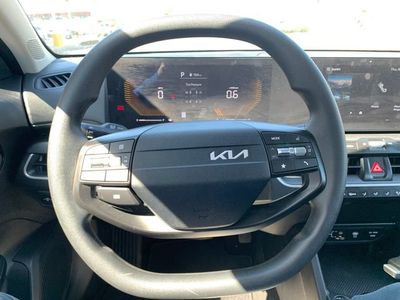 2025 Kia K4 LXS - Photo 18