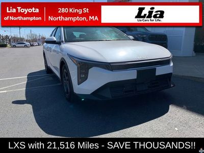 2025 Kia K4 LXS - Photo 2