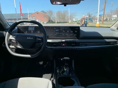 2025 Kia K4 LXS - Photo 16