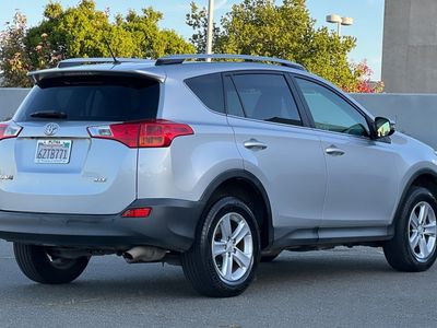 2013 Toyota RAV4 - Photo 2