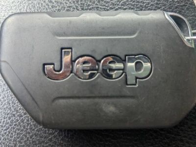 2022 Jeep Wrangler — photo 33 view