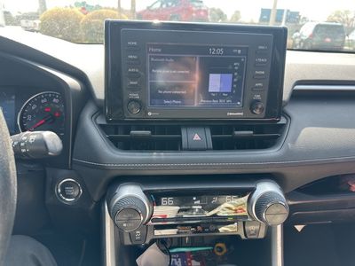 2021 Toyota RAV4 - Photo 4