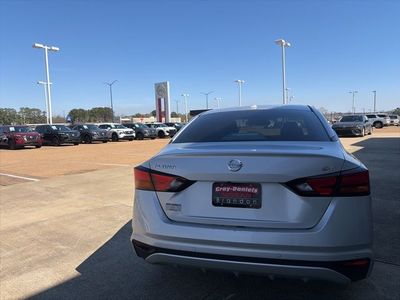 2022 Nissan Altima - Photo 3