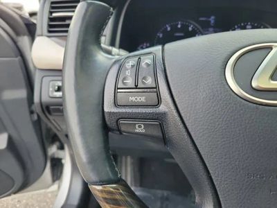 2015 Lexus LS — photo 14 view