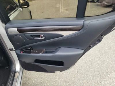 2015 Lexus LS — photo 31 view