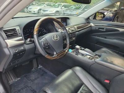 2015 Lexus LS — photo 10 view