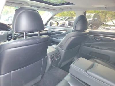 2015 Lexus LS — photo 26 view
