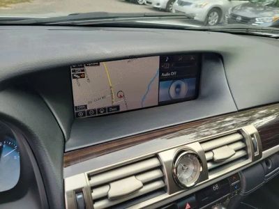 2015 Lexus LS — photo 18 view