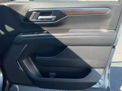 2025 Chevrolet Tahoe — photo 21 view