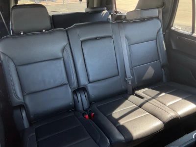 2025 Chevrolet Tahoe — photo 14 view