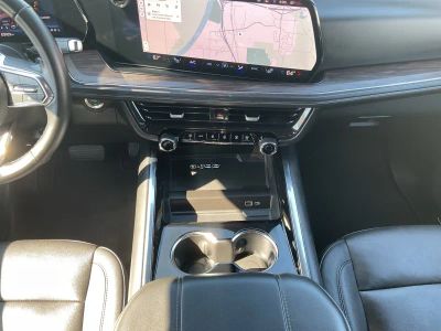 2025 Chevrolet Tahoe — photo 13 view