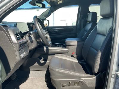 2025 Chevrolet Tahoe — photo 9 view