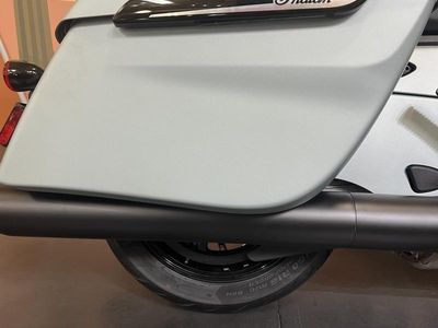 2025 Indian Motorcycle Challenger Dark Horse Frost Silver Smoke - Photo 13