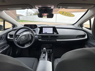 2024 Toyota Prius - Photo 11