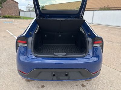 2024 Toyota Prius - Photo 12