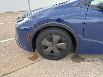 2024 Toyota Prius - Photo 2