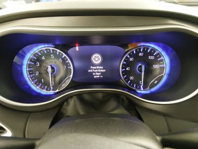 2023 Chrysler Pacifica — photo 14 view