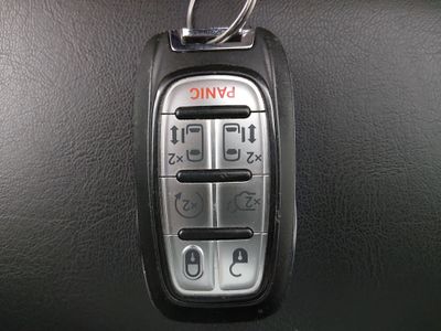 2023 Chrysler Pacifica — photo 15 view