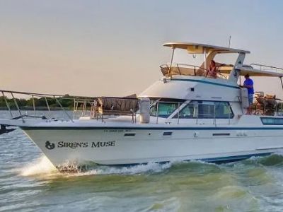 1987 Hatteras 40 Double Cabin — front three-quarter view