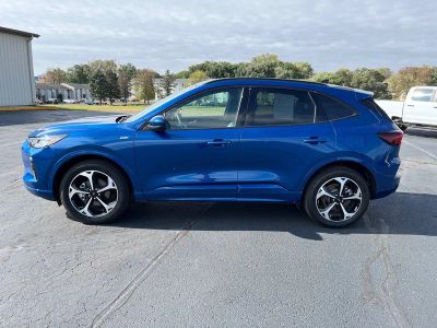 2023 Ford Escape — side profile view