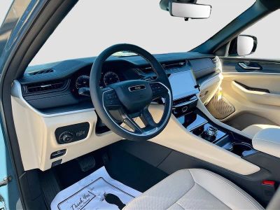 2026 Jeep Grand Cherokee — photo 9 view