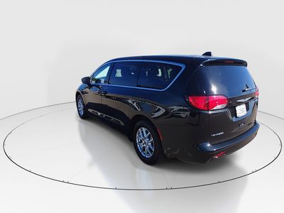 2023 Chrysler Voyager - Photo 5