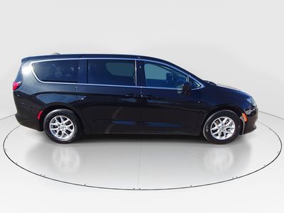 2023 Chrysler Voyager - Photo 8