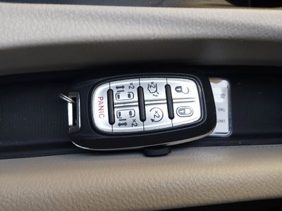 2023 Chrysler Voyager - Photo 15