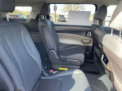 2026 Kia Carnival — photo 14 view