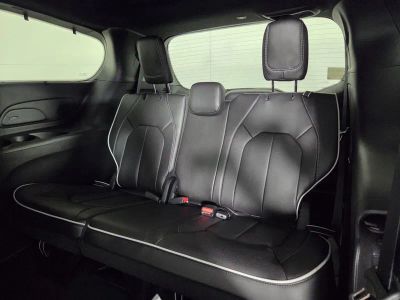 2026 Chrysler Pacifica — photo 12 view