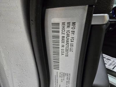 2026 Jeep Grand Cherokee — photo 12 view