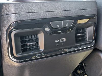 2024 Chevrolet Silverado 1500 — photo 14 view