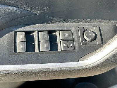 2023 Toyota RAV4 — photo 17 view