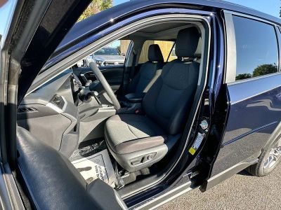 2023 Toyota RAV4 — photo 19 view