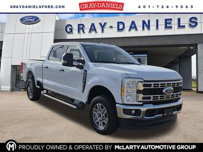 2025 Ford F-350SD - Photo 1