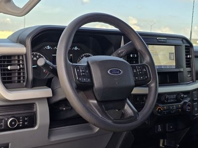 2025 Ford F-350SD - Photo 25
