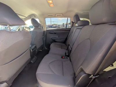 2025 Toyota Highlander — photo 12 view