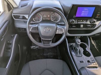 2025 Toyota Highlander — photo 14 view