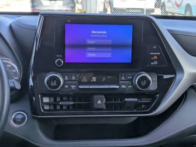 2025 Toyota Highlander — photo 16 view