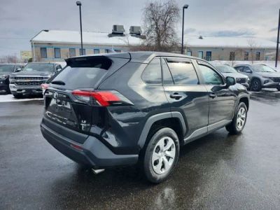 2023 Toyota RAV4 LE - Photo 4
