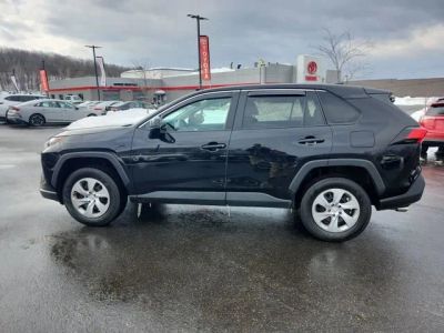 2023 Toyota RAV4 LE - Photo 7