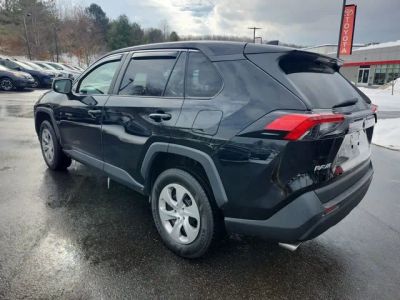 2023 Toyota RAV4 LE - Photo 6