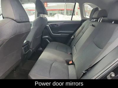 2023 Toyota RAV4 LE - Photo 25