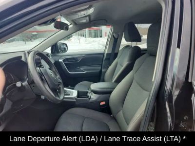 2023 Toyota RAV4 LE - Photo 15