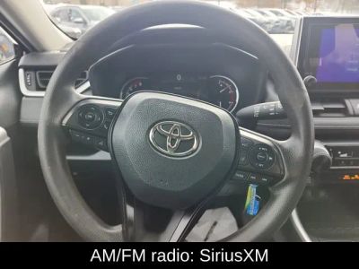 2023 Toyota RAV4 LE - Photo 18