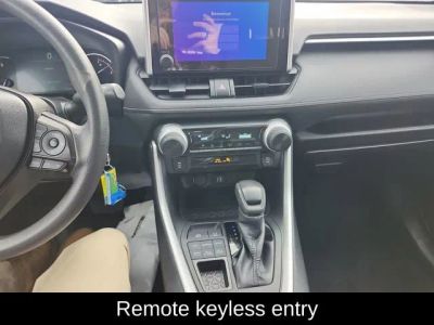 2023 Toyota RAV4 LE - Photo 20