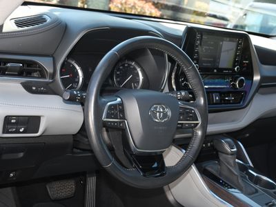 2020 Toyota Highlander - Photo 9