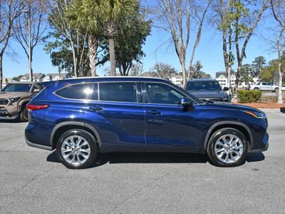2020 Toyota Highlander - Photo 25